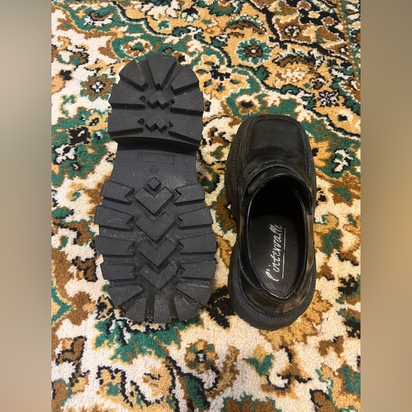 ‘Potter’ in black leather
Size 36
Retail price: $168+ tax
Selling: $120 obo - Picture 2 of 3